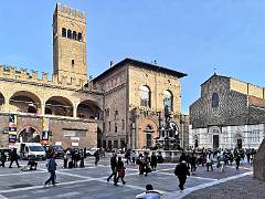 Piazza del Nettuno 01