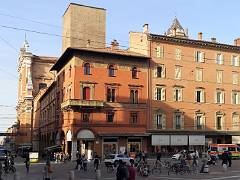 Piazza del Nettuno 14