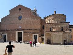 Il duomo e il Battistero 02