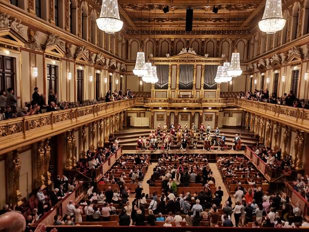 Repas Grand Hôtel et concert Mozart dans la Salle dorée