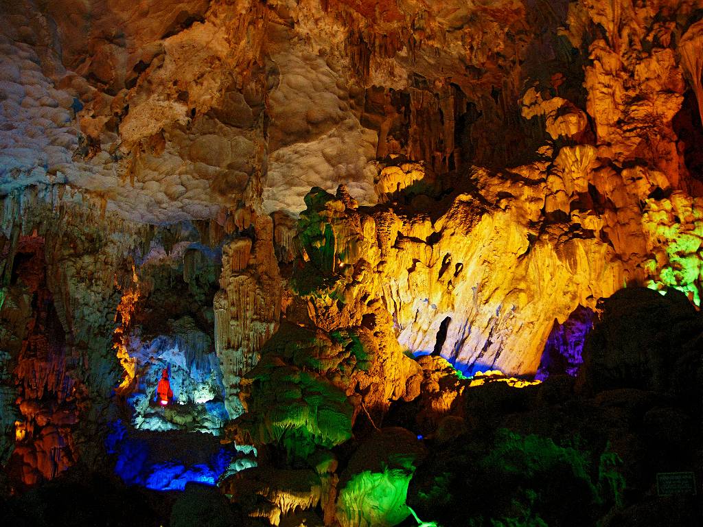 Grotte Hang Sung Sot de la Surprise
