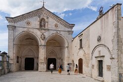Santuario di San Michele Arcangelo 03