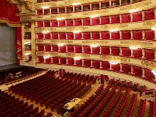 Piazza e Teatro La Scala 15
